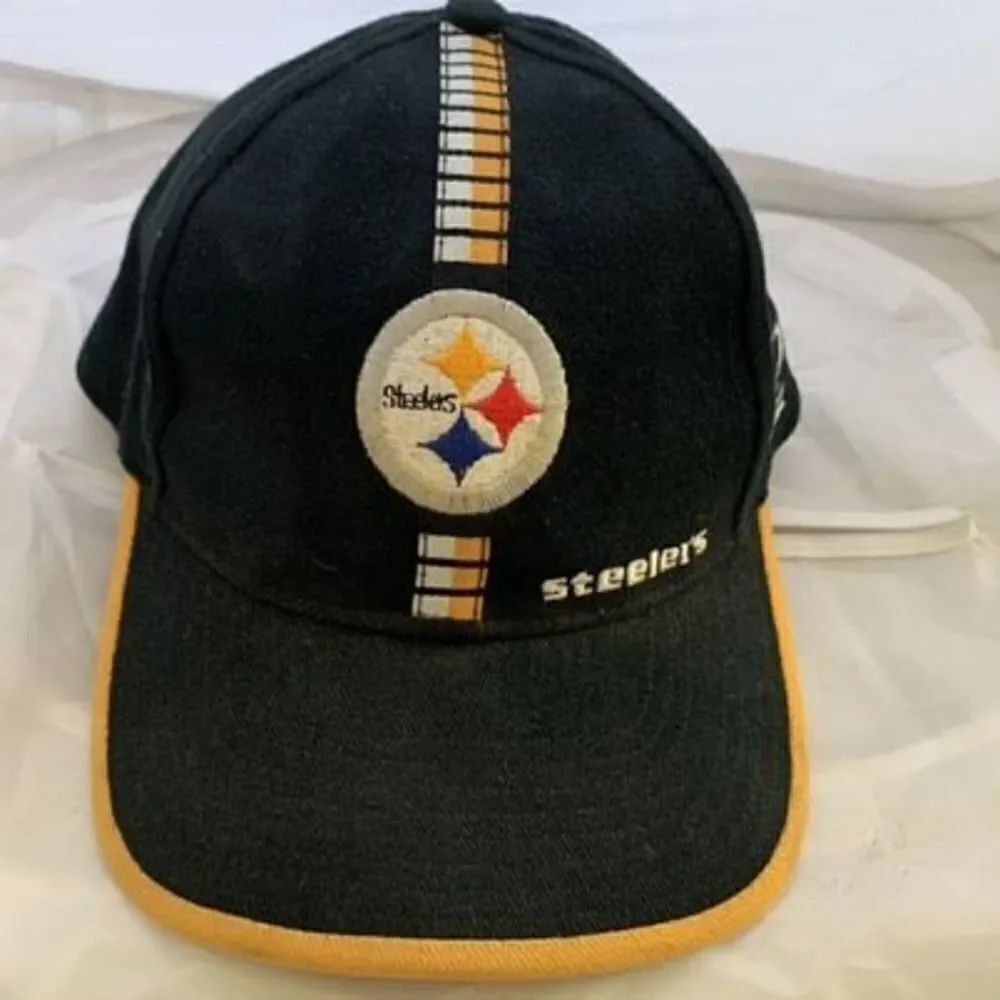 Pittsburgh Steelers Vintage Logo Athletic Pro Line NFL Stripe Adjustable Cap
